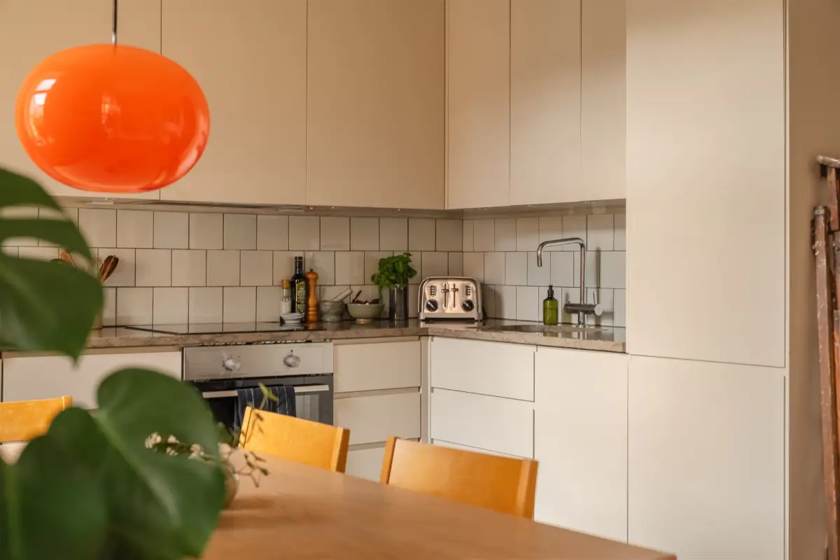 A Small, Characterful, and Well-Planned Stockholm Apartment 5 small-apartment-turn-of-the-century-building-stockholm-nordroom