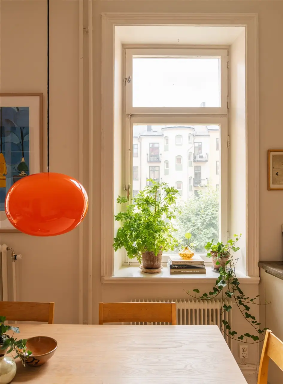 A Small, Characterful, and Well-Planned Stockholm Apartment 7 small-apartment-turn-of-the-century-building-stockholm-nordroom