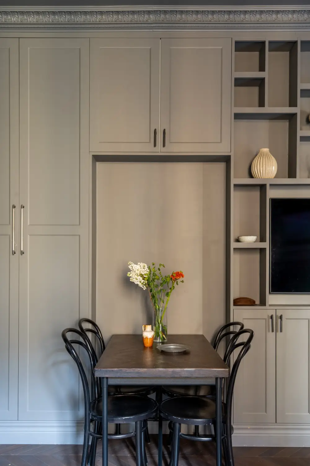 A Small Dark Gray Stockholm Apartment with Period Features and Smart Storage 4 small-color-drenched-gray-apartment-stockholm