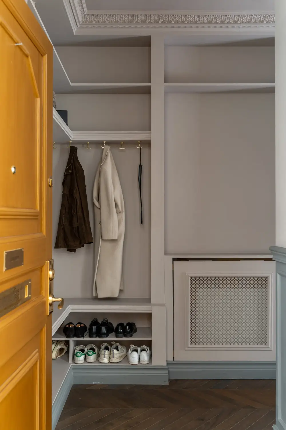 A Small Dark Gray Stockholm Apartment with Period Features and Smart Storage 25 small-color-drenched-gray-apartment-stockholm