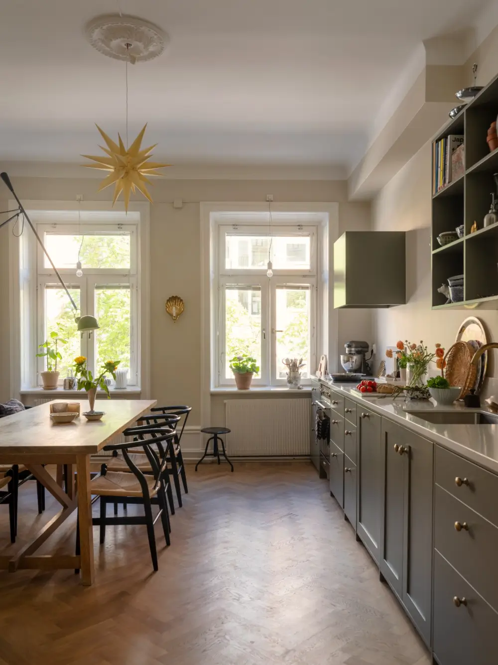 An Elegant Late 19th-Century Apartment in Stockholm 3 spacious-well-preserved-1880s-apartment-stockholm-nordroom