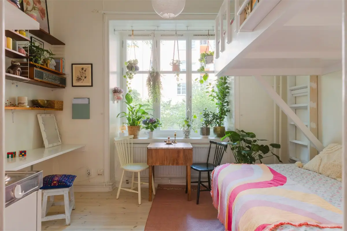 A Teeny Tiny Studio Apartment with a Loft Bed in Stockholm 1 teeny-tiny-studio-apartment-loft-bed-nordroom