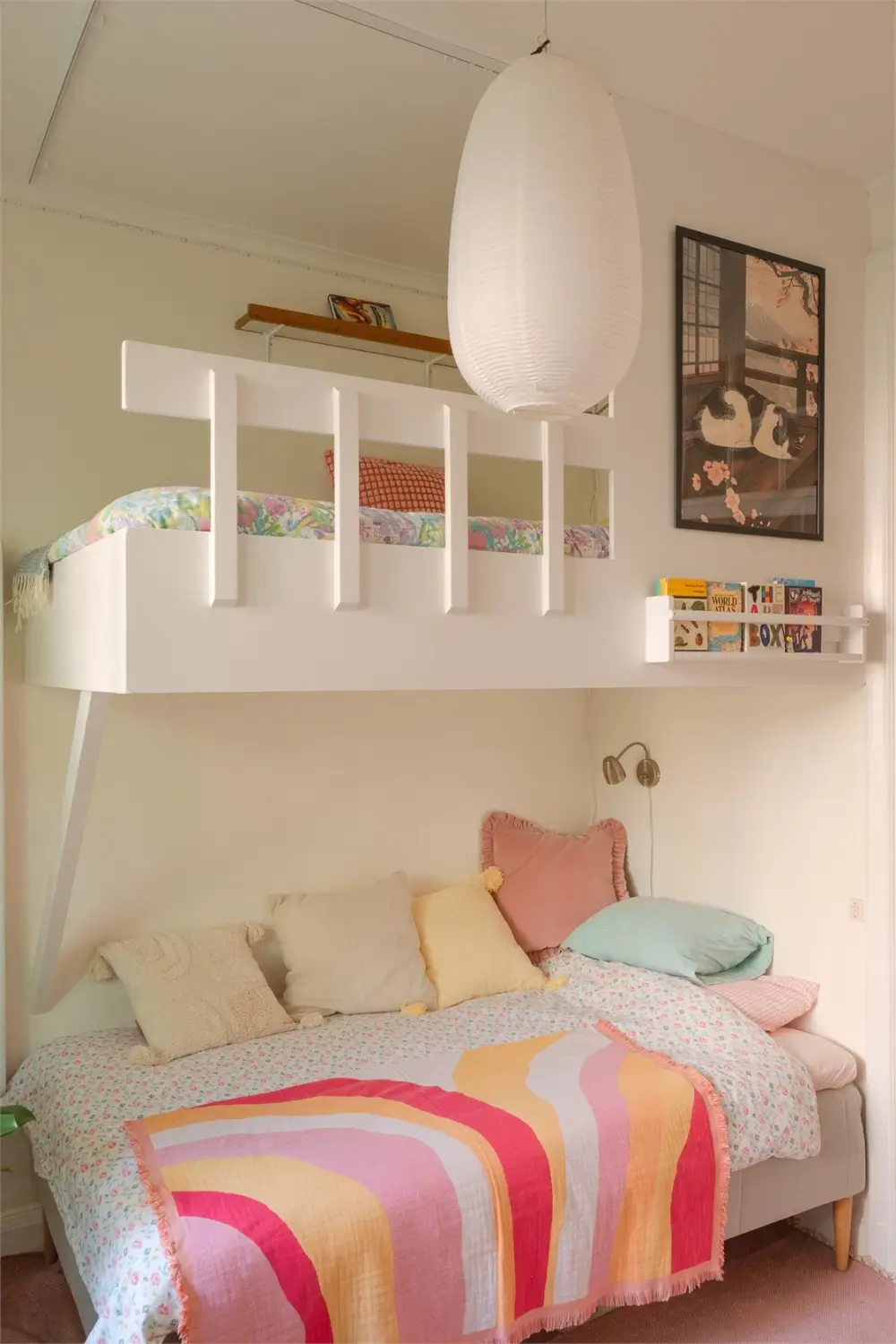 A Teeny Tiny Studio Apartment with a Loft Bed in Stockholm 5 teeny-tiny-studio-apartment-loft-bed-nordroom