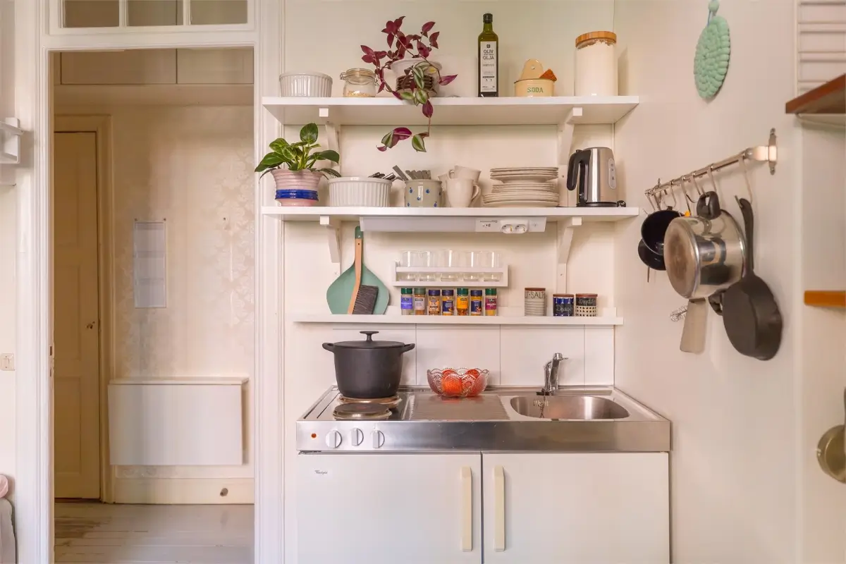 A Teeny Tiny Studio Apartment with a Loft Bed in Stockholm 9 teeny-tiny-studio-apartment-loft-bed-nordroom