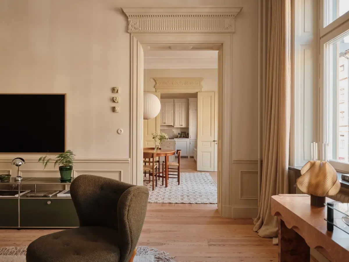 Before & After: A Soft Color Palette in a Grand Turn-of-the-Century Apartment 29 classic-turn-of-the-century-apartment-soft-colors-period-details-nordroom
