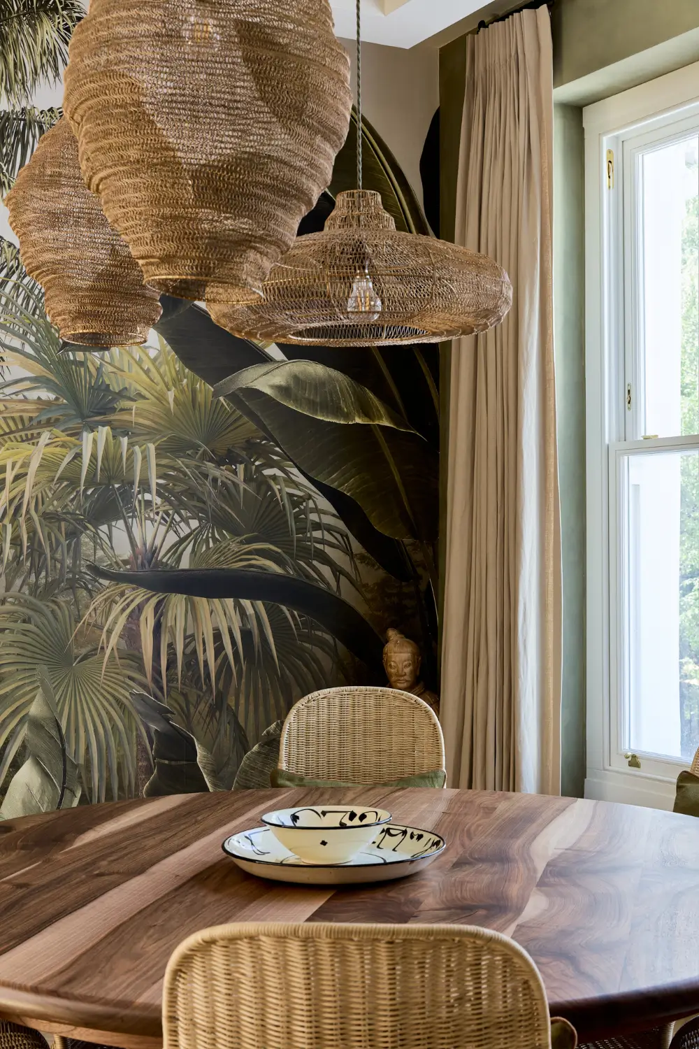 Earthy, Layered Interiors in a Notting Hill Apartment 9 warm-natural-toned-interiors-notting-hill-apartment
