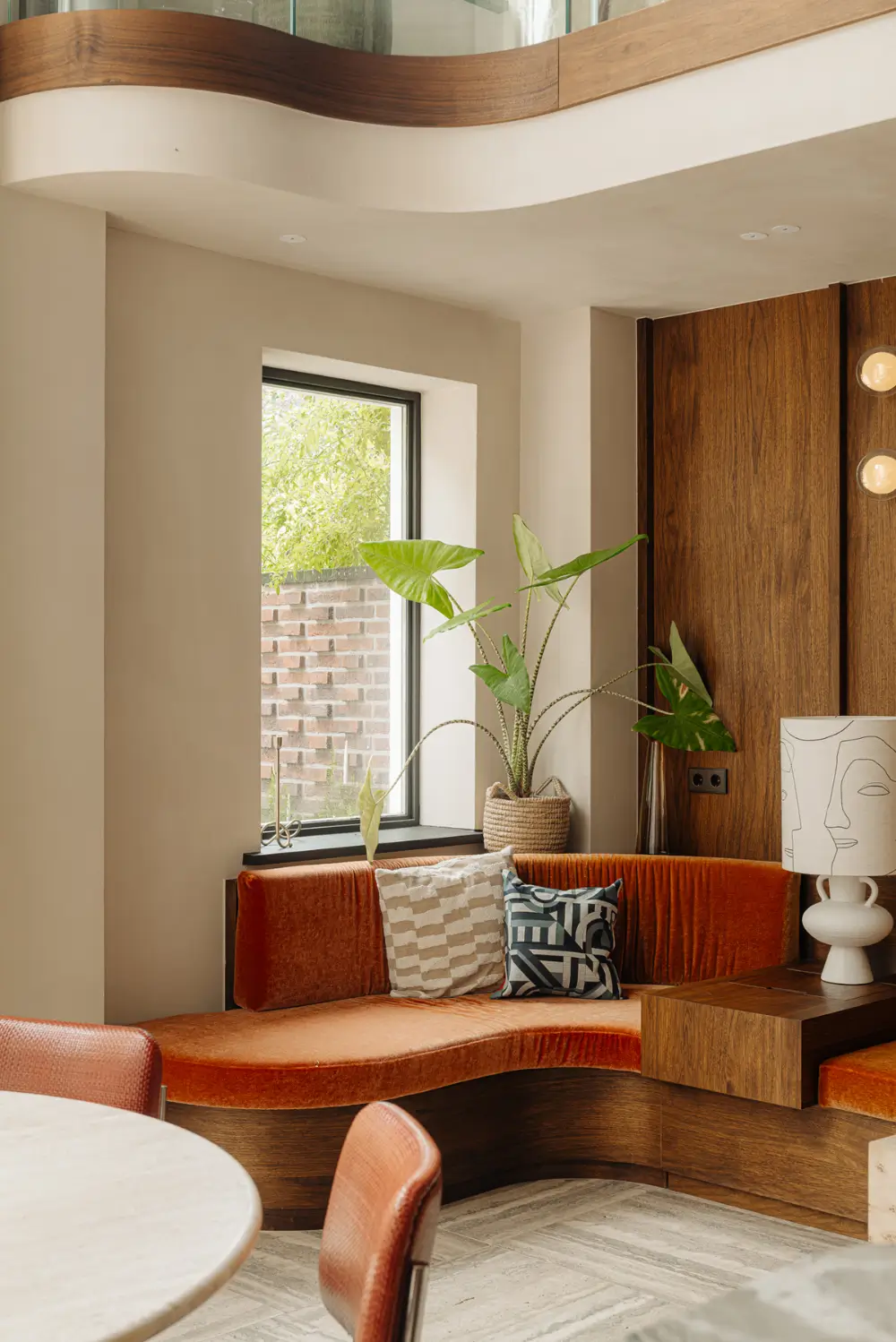 Curved Forms and Custom Joinery in a Chic Amsterdam Townhouse 6 architect-designed-early-20th-century-family-townhouse-amsterdam