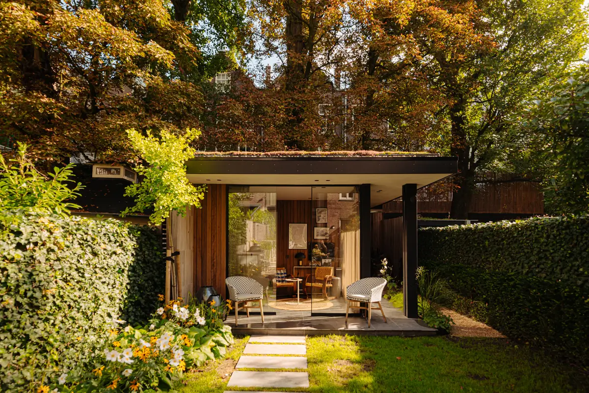 Curved Forms and Custom Joinery in a Chic Amsterdam Townhouse 50 architect-designed-early-20th-century-family-townhouse-amsterdam