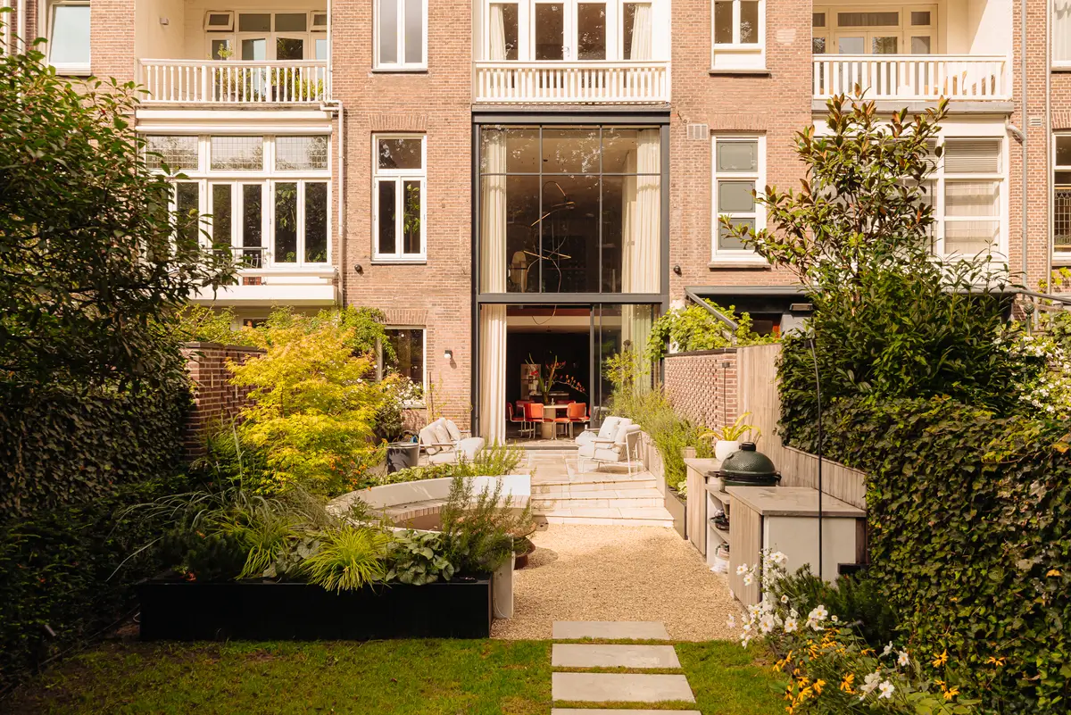 Curved Forms and Custom Joinery in a Chic Amsterdam Townhouse 53 architect-designed-early-20th-century-family-townhouse-amsterdam