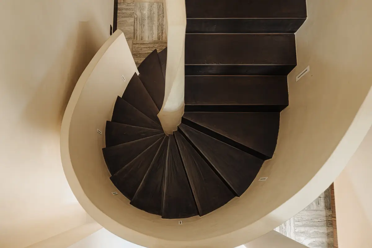 Curved Forms and Custom Joinery in a Chic Amsterdam Townhouse 19 architect-designed-early-20th-century-family-townhouse-amsterdam