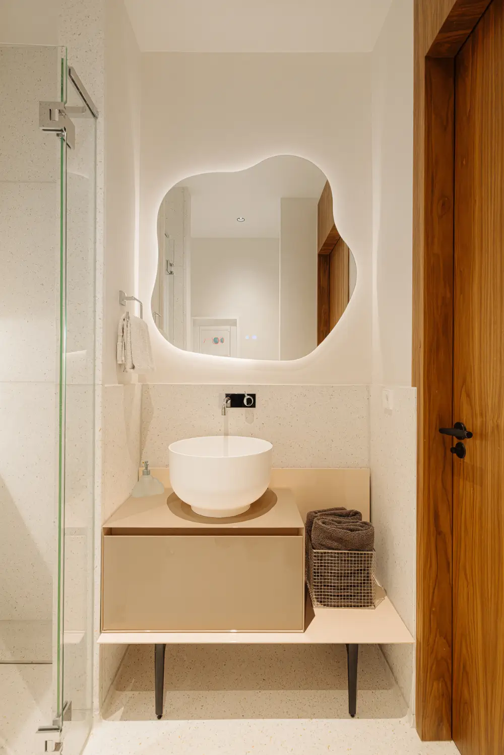 Curved Forms and Custom Joinery in a Chic Amsterdam Townhouse 45 architect-designed-early-20th-century-family-townhouse-amsterdam