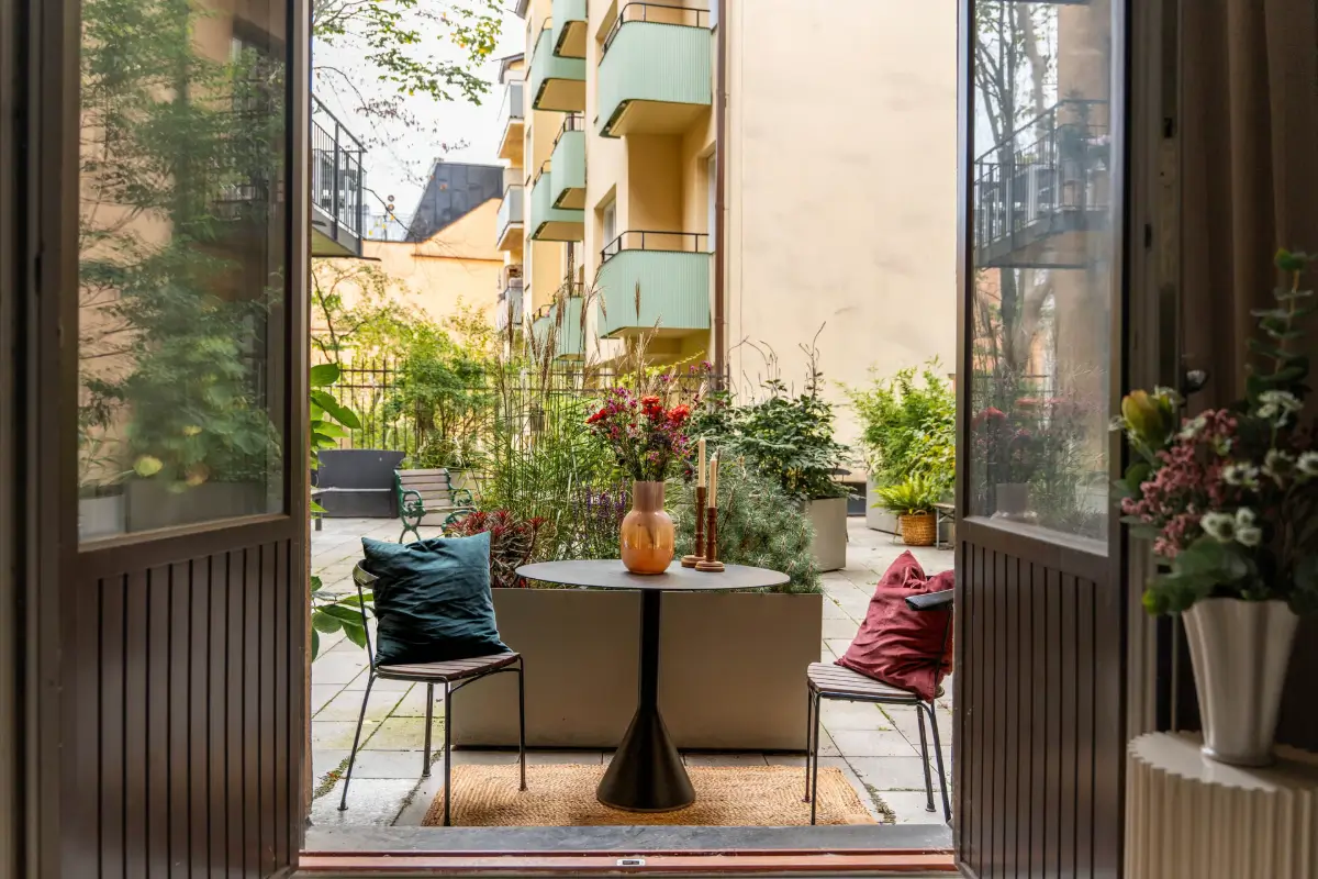 Before & After: Swedish Marble and Muted Tones in a Small Courtyard Apartment 3 before-after-small-ground-floor-apartment-early-20th-century-stockholm