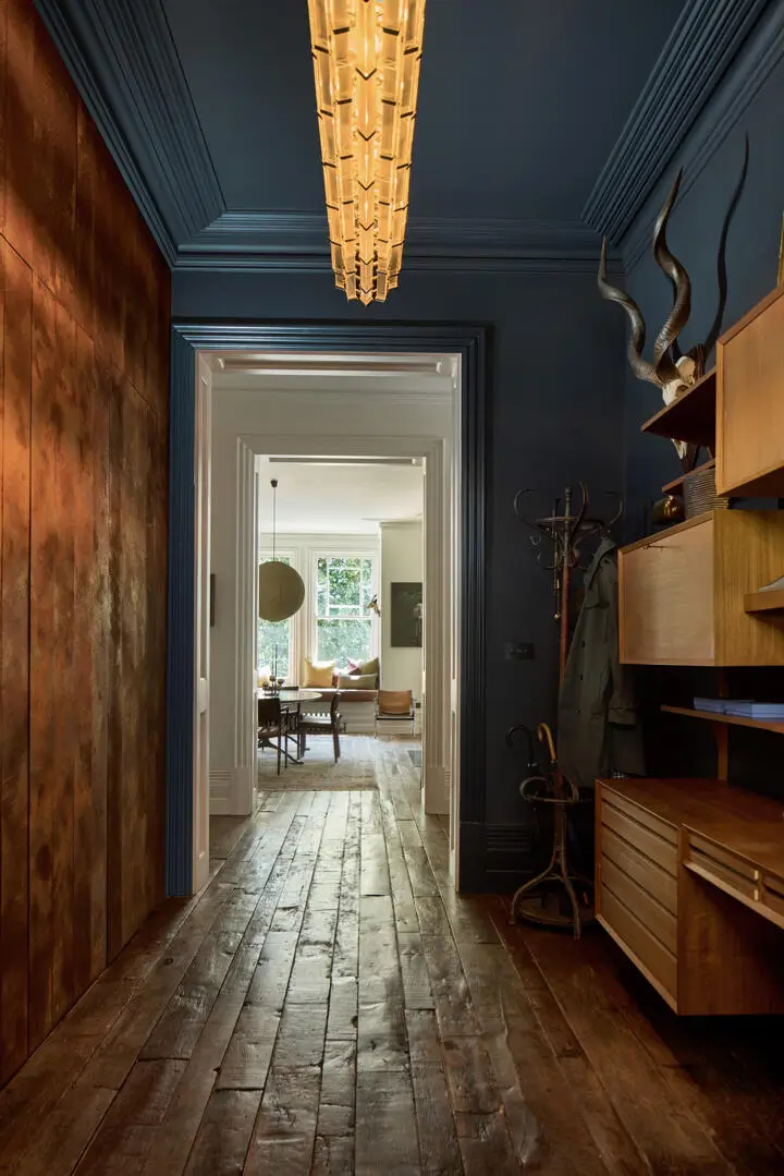 A Refined Riverside Apartment with Reclaimed Elements in Chelsea’s Historic “Writer’s Block” 17 elegant-renovated-interiors-19th-century-apartment-chelsea-london-nordroom