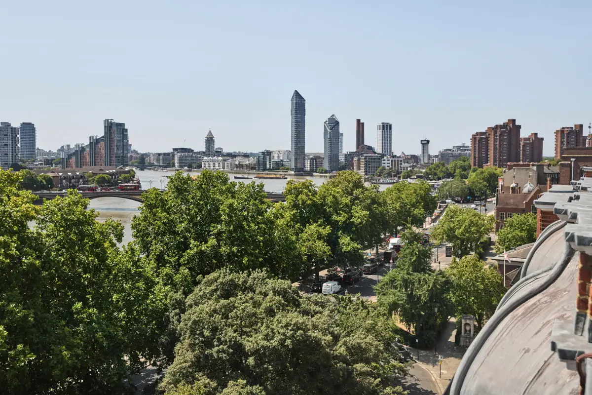 A Refined Riverside Apartment with Reclaimed Elements in Chelsea’s Historic “Writer’s Block” 30 elegant-renovated-interiors-19th-century-apartment-chelsea-london-nordroom