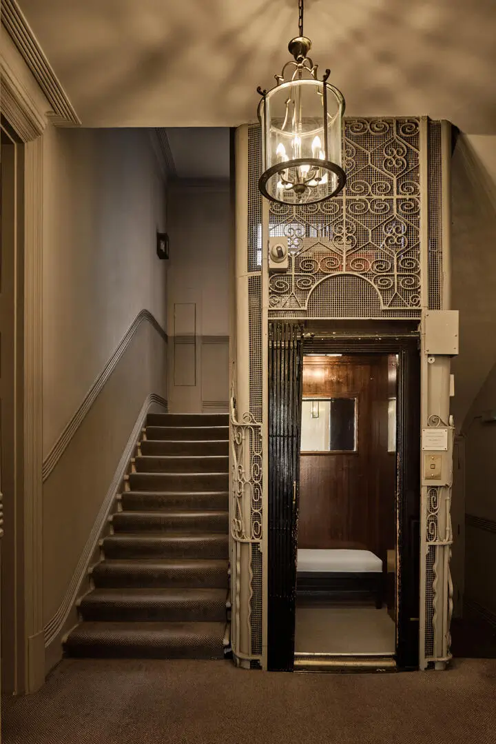 A Refined Riverside Apartment with Reclaimed Elements in Chelsea’s Historic “Writer’s Block” 31 elegant-renovated-interiors-19th-century-apartment-chelsea-london-nordroom