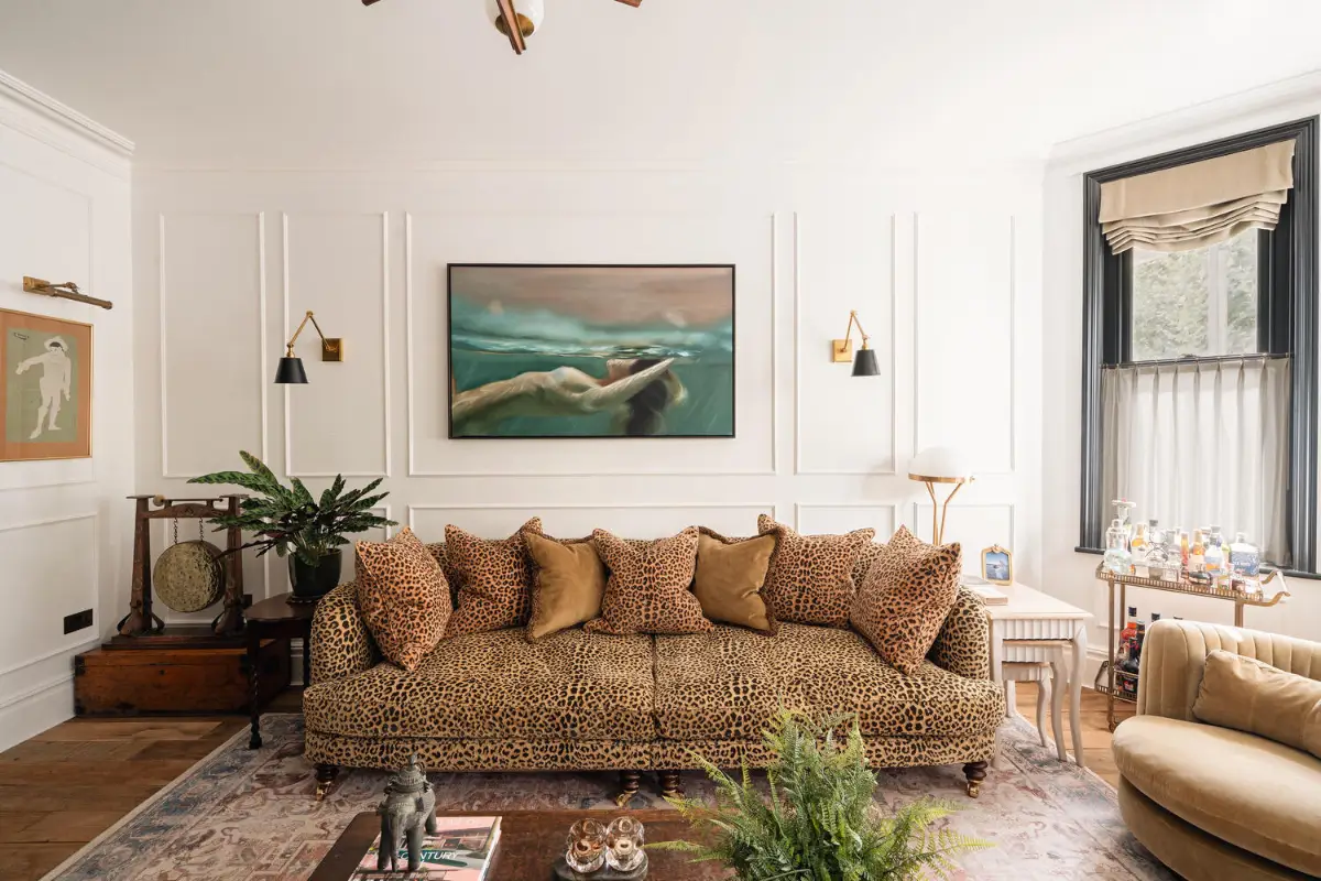 Bespoke Elements and a Green deVOL Kitchen in an Edwardian Mansion Apartment 2 green-devol-kitchen-mansion-apartment-river-thames-london-nordroom