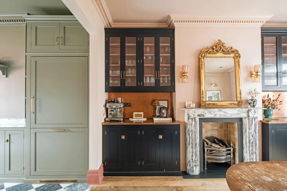 Bespoke Elements and a Green deVOL Kitchen in an Edwardian Mansion Apartment 12 green-devol-kitchen-mansion-apartment-river-thames-london-nordroom