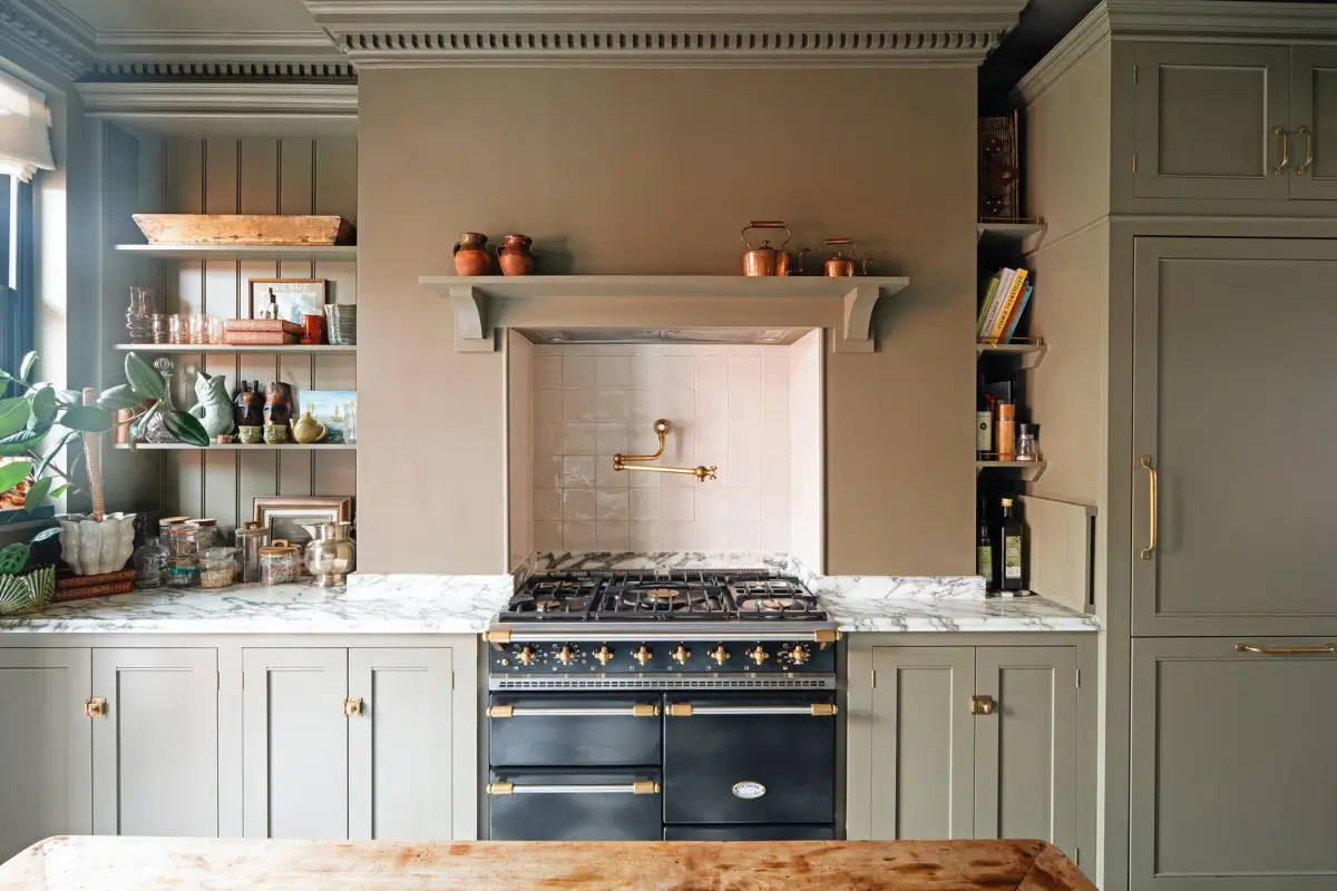 Bespoke Elements and a Green deVOL Kitchen in an Edwardian Mansion Apartment 9 green-devol-kitchen-mansion-apartment-river-thames-london-nordroom