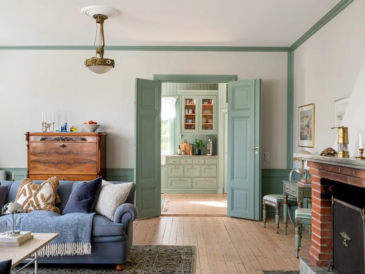 A Grand Apartment with a Green Kitchen in a Turn-of-the-Century Villa 11 green-kitchen-1910-villa-stockholm