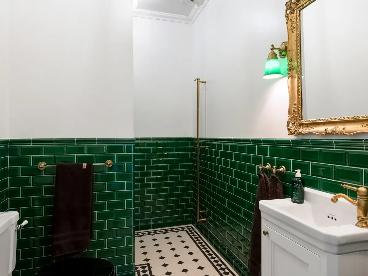 A Grand Apartment with a Green Kitchen in a Turn-of-the-Century Villa 18 green-kitchen-1910-villa-stockholm