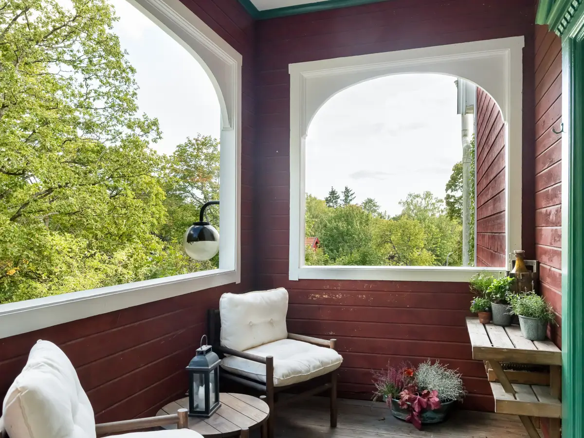 A Grand Apartment with a Green Kitchen in a Turn-of-the-Century Villa 33 green-kitchen-1910-villa-stockholm