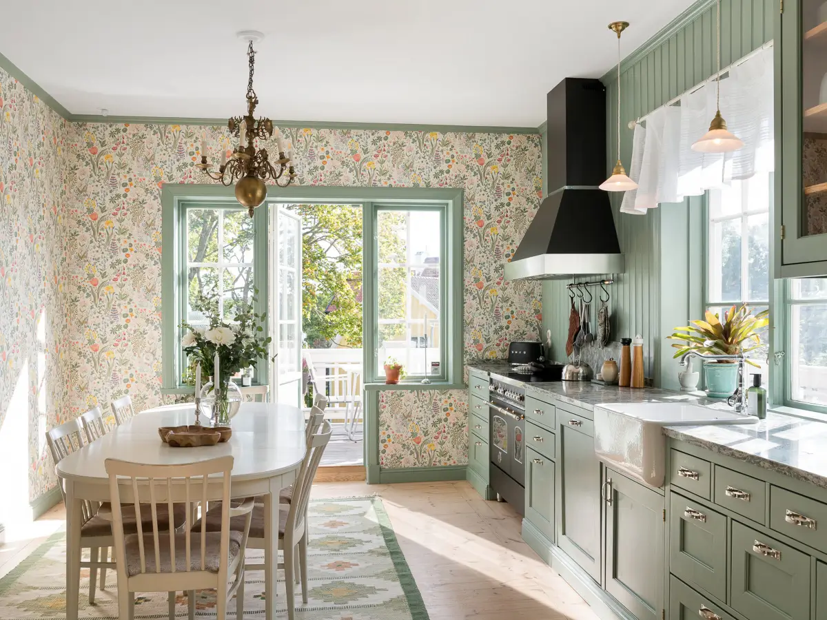 A Grand Apartment with a Green Kitchen in a Turn-of-the-Century Villa 3 green-kitchen-1910-villa-stockholm