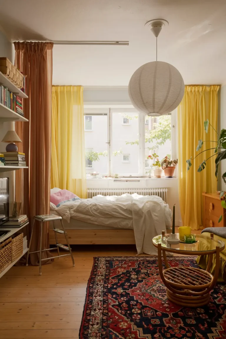 harmonious-color-palette-1940s-stockholm-studio-apartment-nordroom