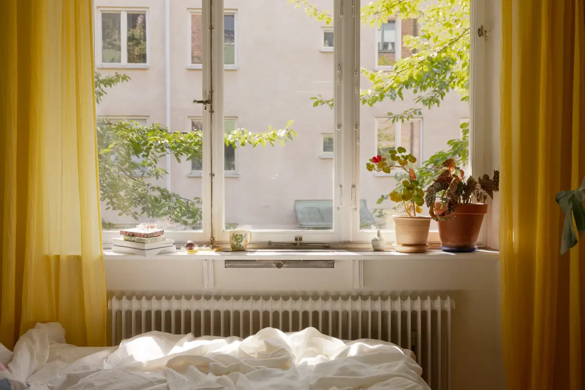 Yellow Color Accents in a 1940s Stockholm Studio Apartment 8 harmonious-color-palette-1940s-stockholm-studio-apartment-nordroom