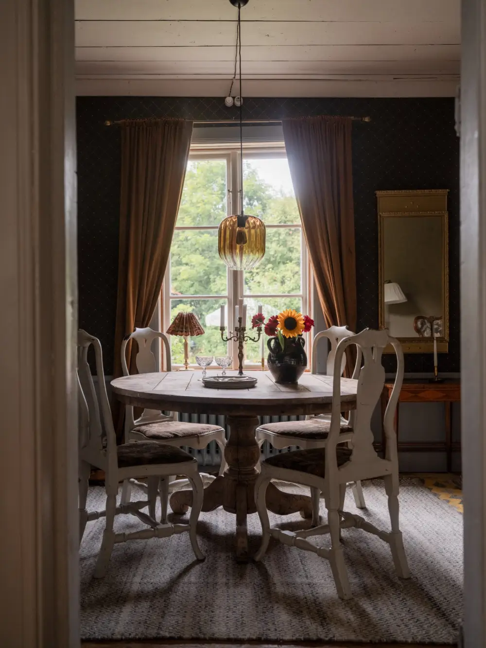 Historic Character in a Unique 18th-Century Swedish Country House 21 historic-character-18th-century-country-house-sweden-nordroom