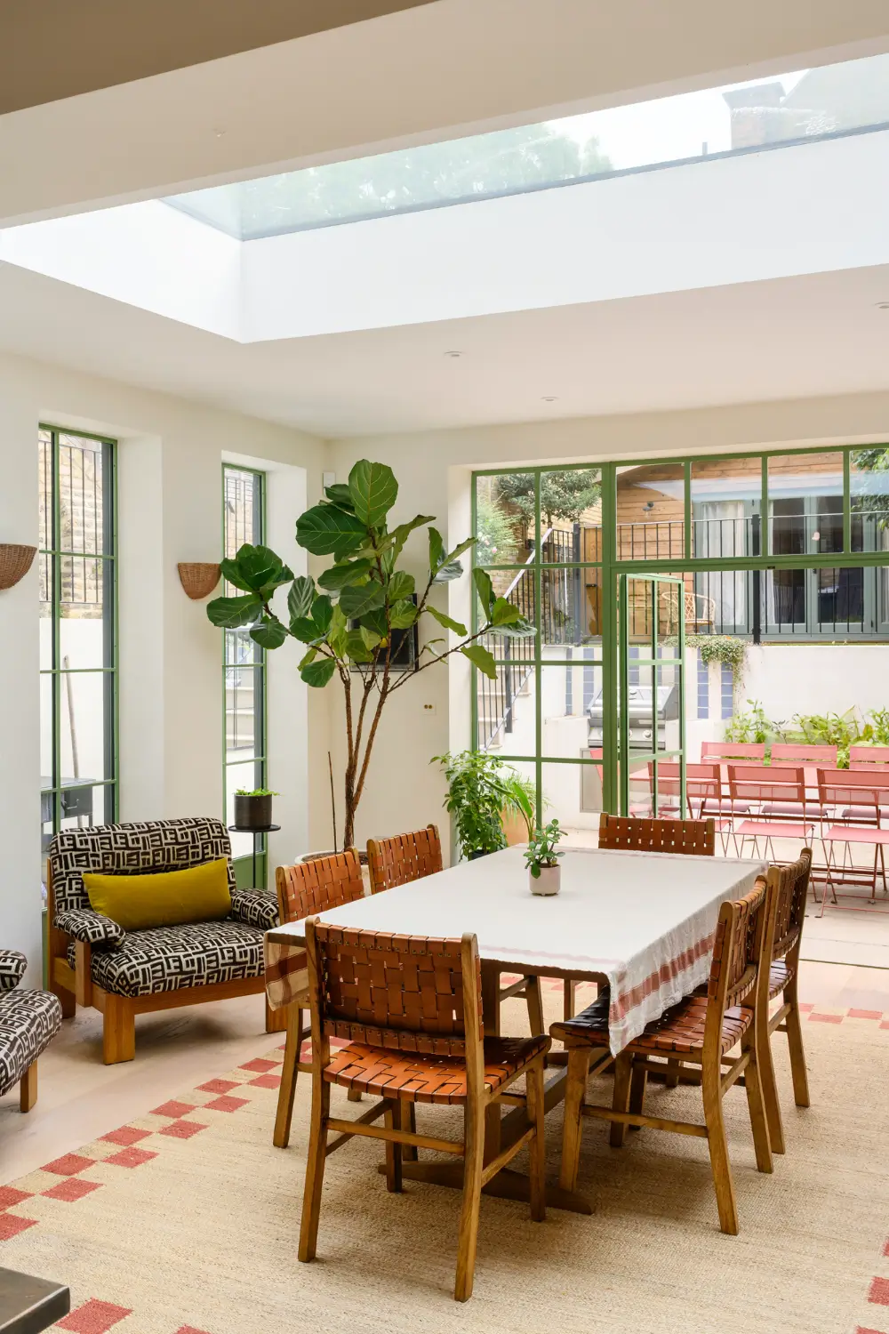 Downton Abbey Actress Michelle Dockery Puts Her Colorful London Townhouse on the Market 12 michelle-dockery-west-london-townhouse-nordroom