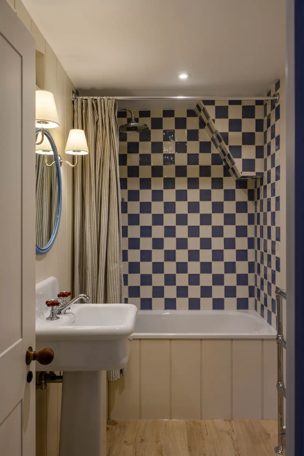 Downton Abbey Actress Michelle Dockery Puts Her Colorful London Townhouse on the Market 23 michelle-dockery-west-london-townhouse-nordroom