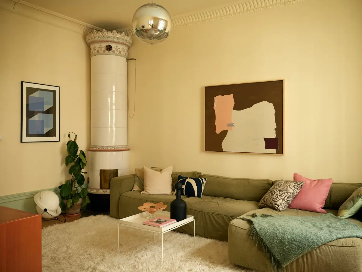 Before & After: A Colorful, Modern Update for a Late 19th-Century Apartment 3 pink-kitchen-painted-green-joinery-late-19th-century-stockholm-apartment-nordroom