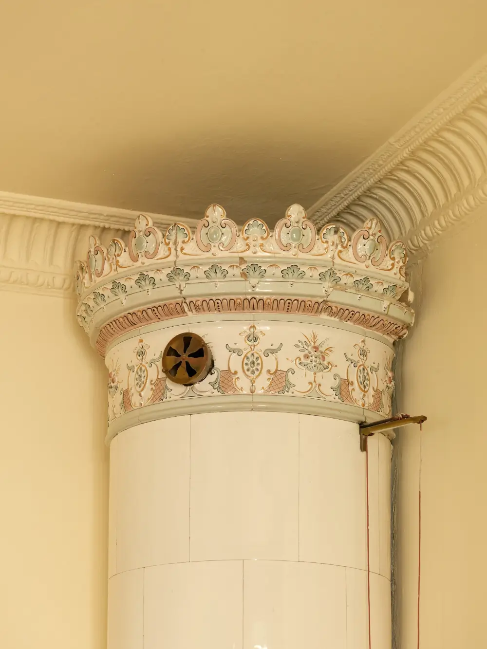 Before & After: A Colorful, Modern Update for a Late 19th-Century Apartment 6 pink-kitchen-painted-green-joinery-late-19th-century-stockholm-apartment-nordroom