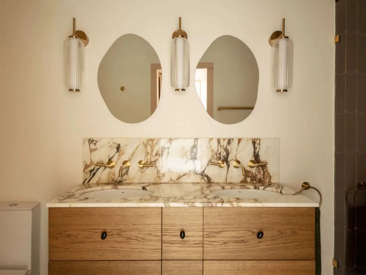 A Renovated Lisbon Apartment near Gulbenkian Gardens 17 preserved-details-renovated-historic-apartment-lisbon-nordroom
