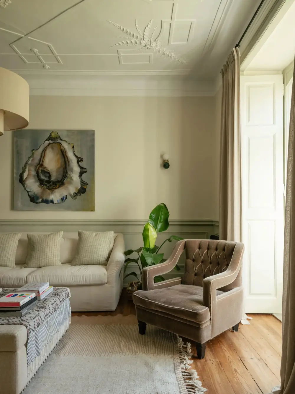A Renovated Lisbon Apartment near Gulbenkian Gardens 5 preserved-details-renovated-historic-apartment-lisbon-nordroom
