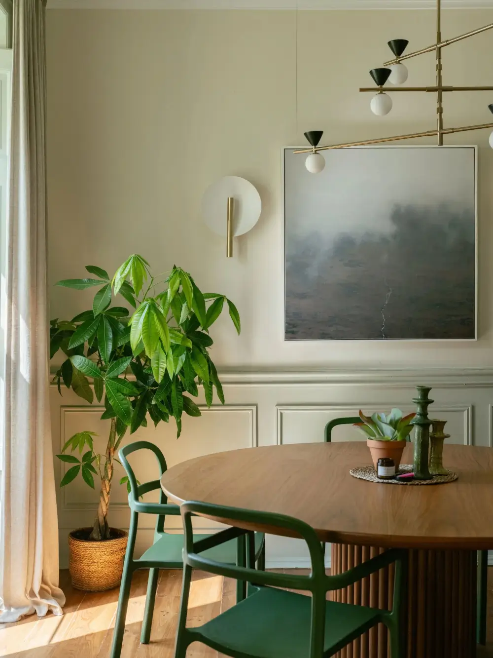 A Renovated Lisbon Apartment near Gulbenkian Gardens 8 preserved-details-renovated-historic-apartment-lisbon-nordroom