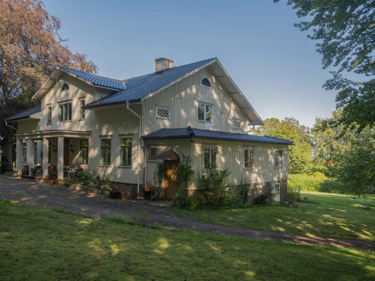 A Well-Preserved 1840s Manor House in South Sweden with Grand Period Interiors 4 preserved-historic-character-19th-century-manor-house-sweden-nordroom