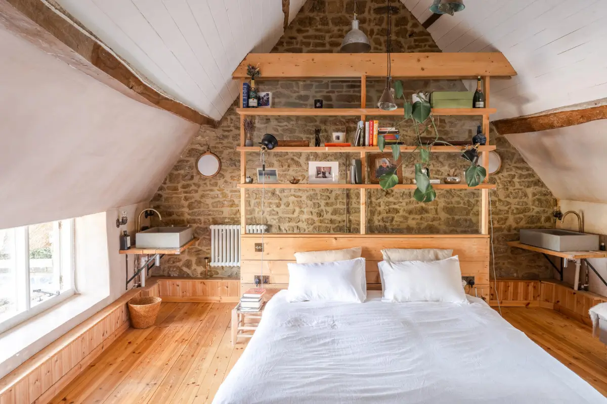 Pink Plaster Walls and Original Elements in a Renovated 18th-Century Thatched Cottage 26 renovated-18th-century-cottage-english-countryside-nordroom