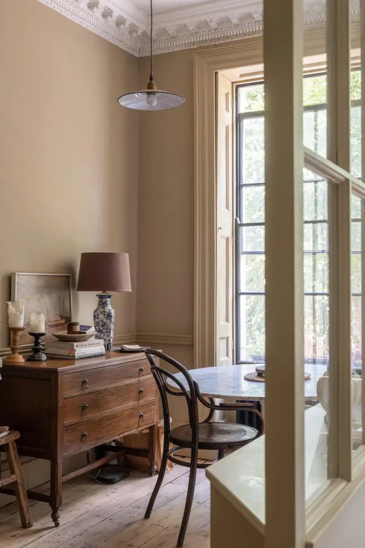 Period Features and Warm Interiors in a Georgian Apartment Overlooking Clapton Common 12 restored-features-small-georgian-apartment-london-nordroom