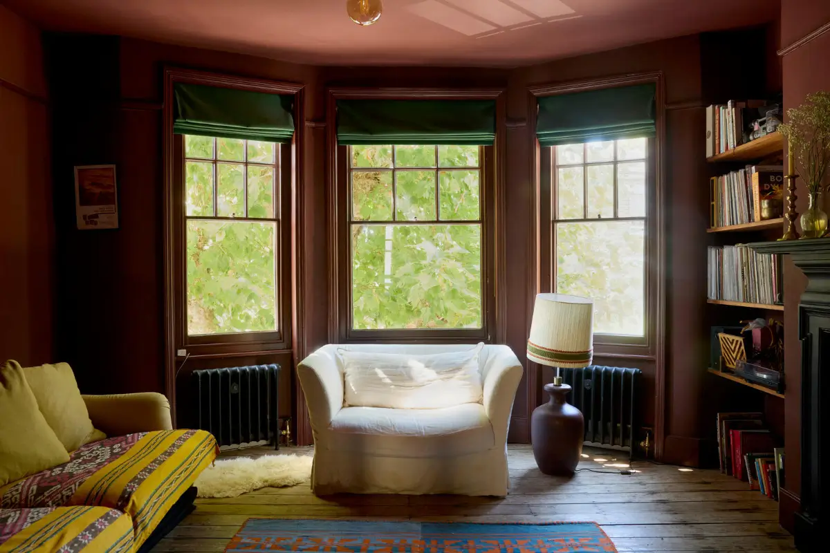 Stripped Floorboards, Terrazzo, and Bold Colors in a Victorian London Apartment 1 rich-color-palette-victorian-apartment-london-nordroom