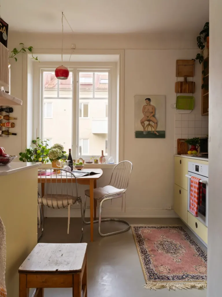 small-corner-apartment-yellow-kitchen-nordroom