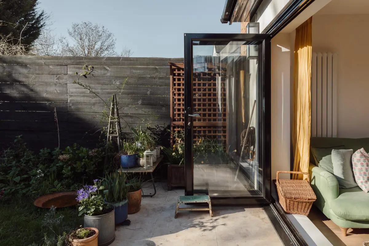 Reclaimed Materials in a Small Victorian Garden Apartment 12 small-london-garden-apartment-nordroom