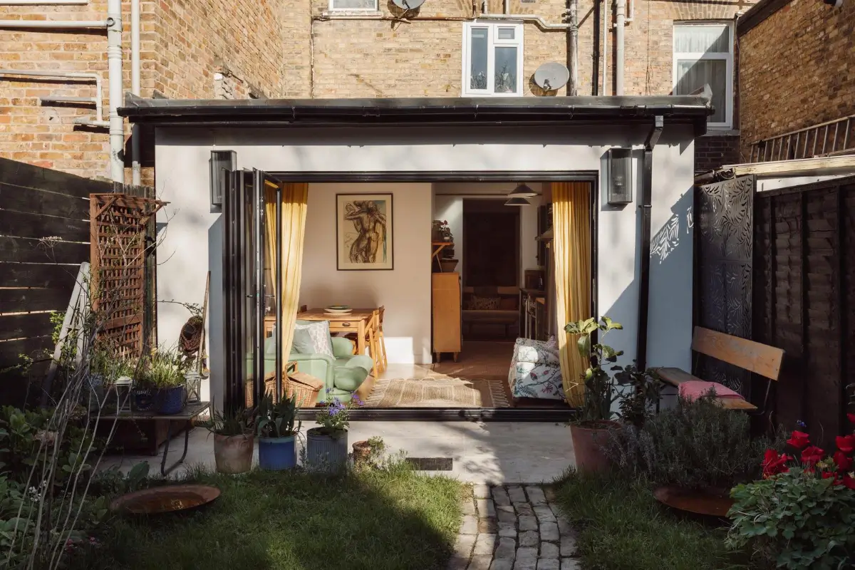 Reclaimed Materials in a Small Victorian Garden Apartment 16 small-london-garden-apartment-nordroom