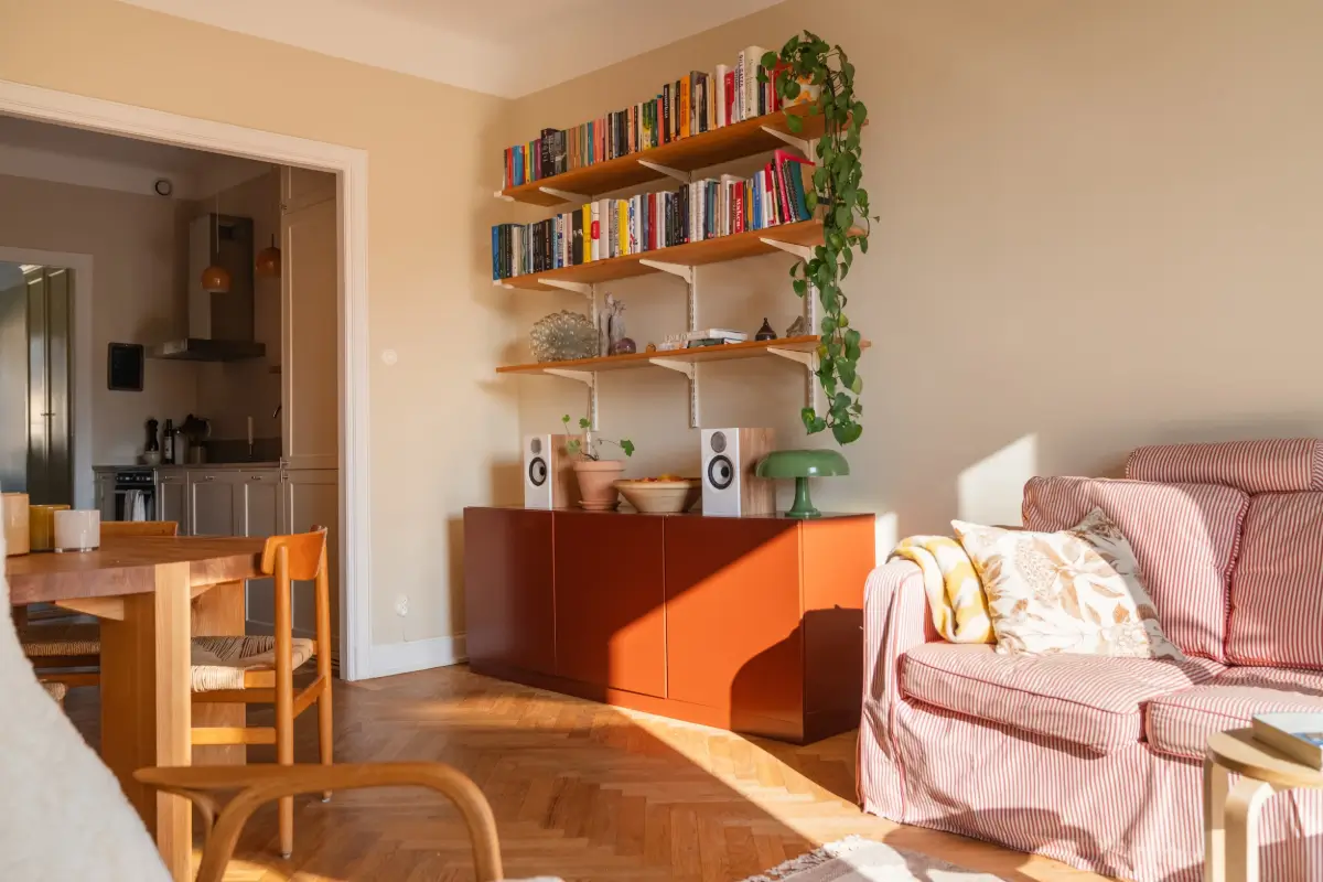 A Soft Palette with Red Accents in a Stockholm Apartment 7 soft-color-palette-red-accents-stockholm-apartment-nordroom