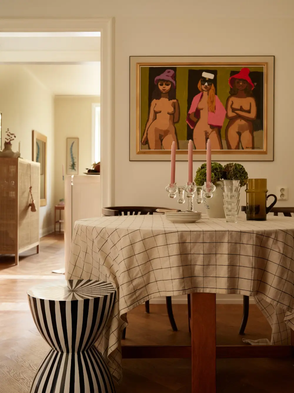 A 1920s Studio Apartment with Original Details and a Tiny Pink Kitchen 7 stockholm-studio-apartment-tiny-pink-kitchen-nordroom