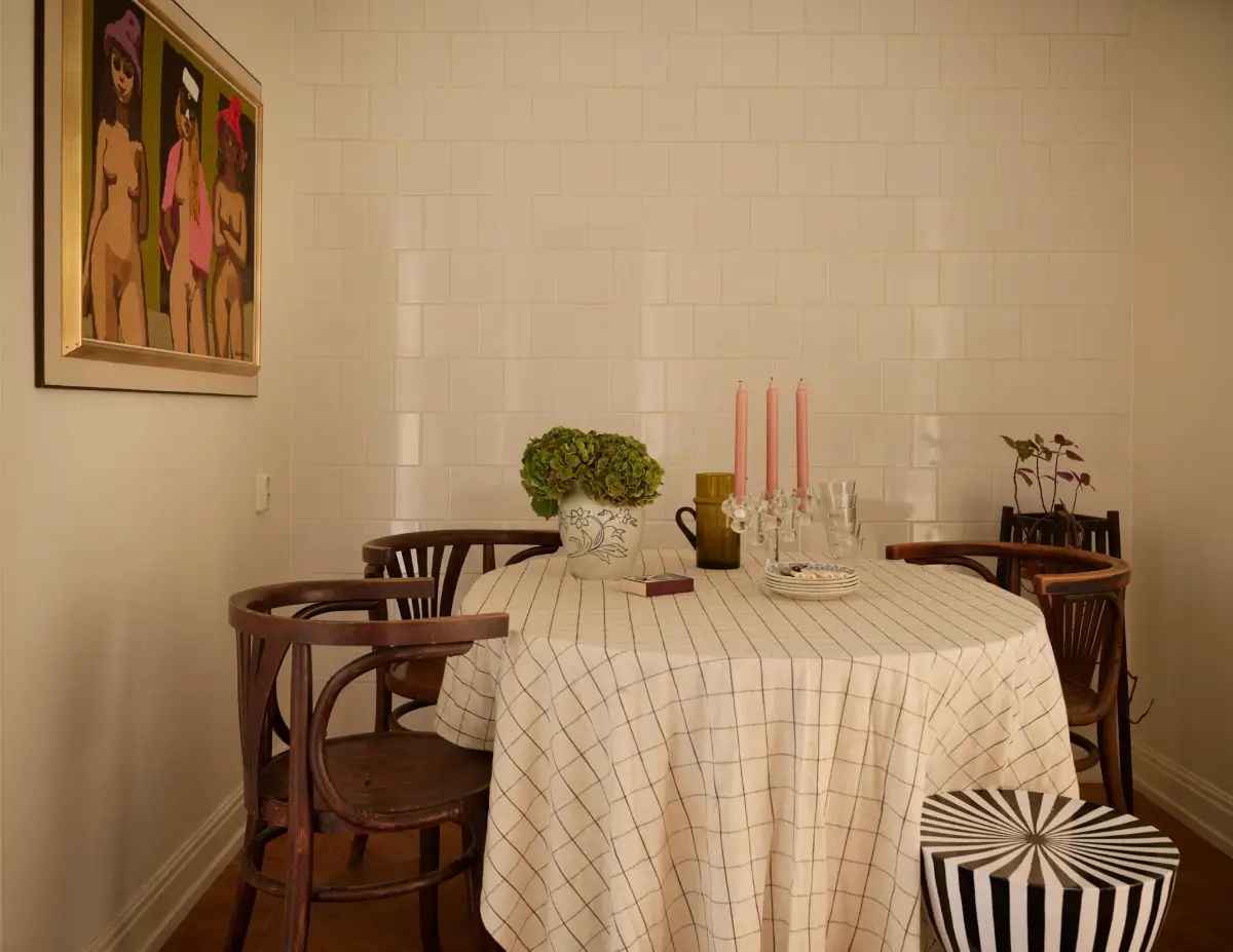 A 1920s Studio Apartment with Original Details and a Tiny Pink Kitchen 8 stockholm-studio-apartment-tiny-pink-kitchen-nordroom