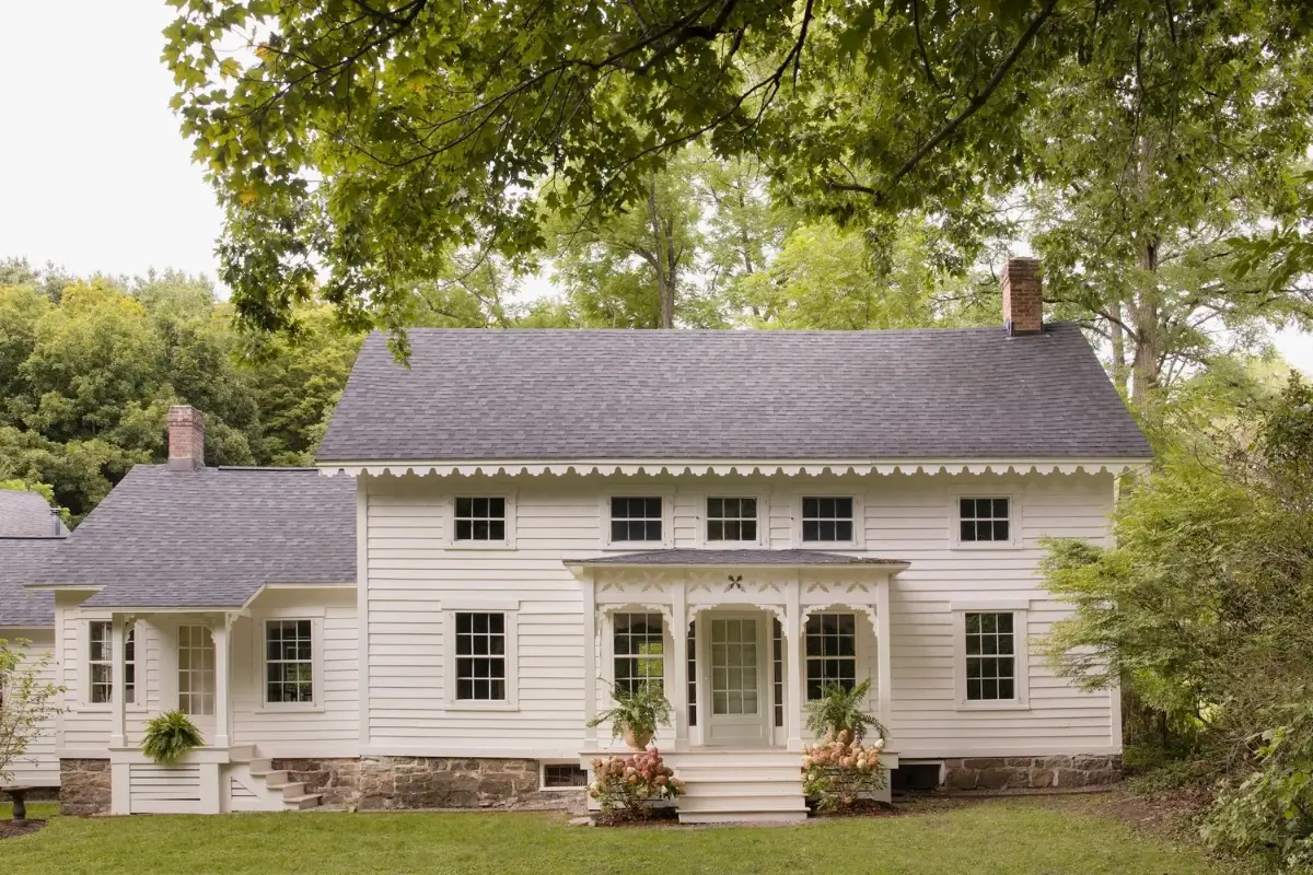 A Restored 18th-Century Farmhouse and a Converted Barn in the Hudson Valley 2 thoughtfully-restored-18th-century-farmhouse-hudson-valley