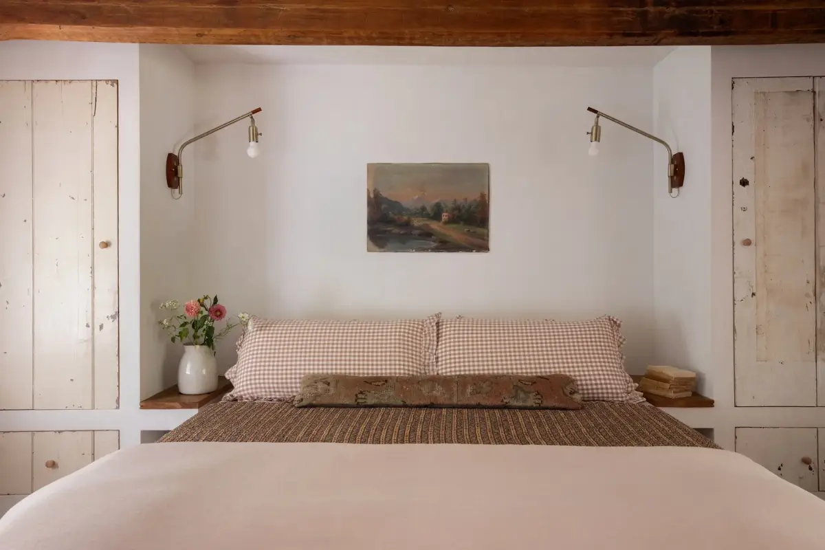 A Restored 18th-Century Farmhouse and a Converted Barn in the Hudson Valley 19 thoughtfully-restored-18th-century-farmhouse-hudson-valley