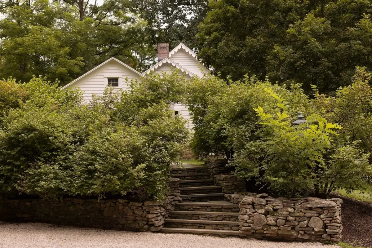 A Restored 18th-Century Farmhouse and a Converted Barn in the Hudson Valley 50 thoughtfully-restored-18th-century-farmhouse-hudson-valley