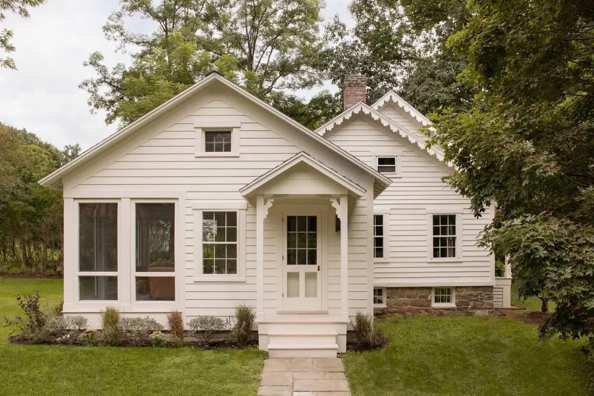 A Restored 18th-Century Farmhouse and a Converted Barn in the Hudson Valley 3 thoughtfully-restored-18th-century-farmhouse-hudson-valley